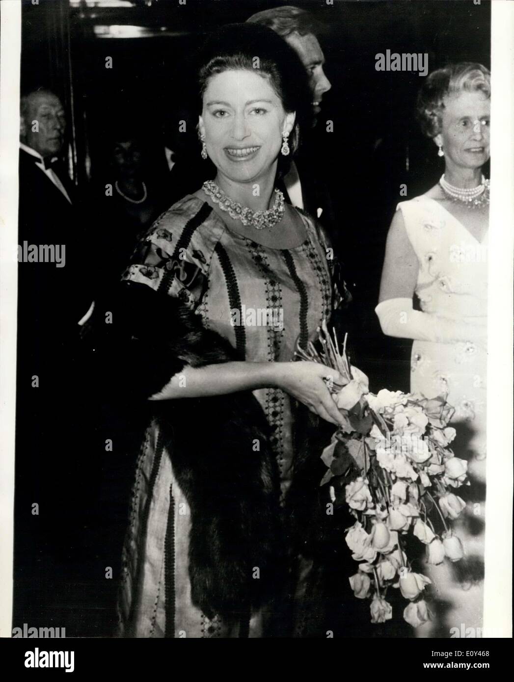 Prinzessin margaret kommt mit ihrem ehemann an -Fotos und -Bildmaterial ...