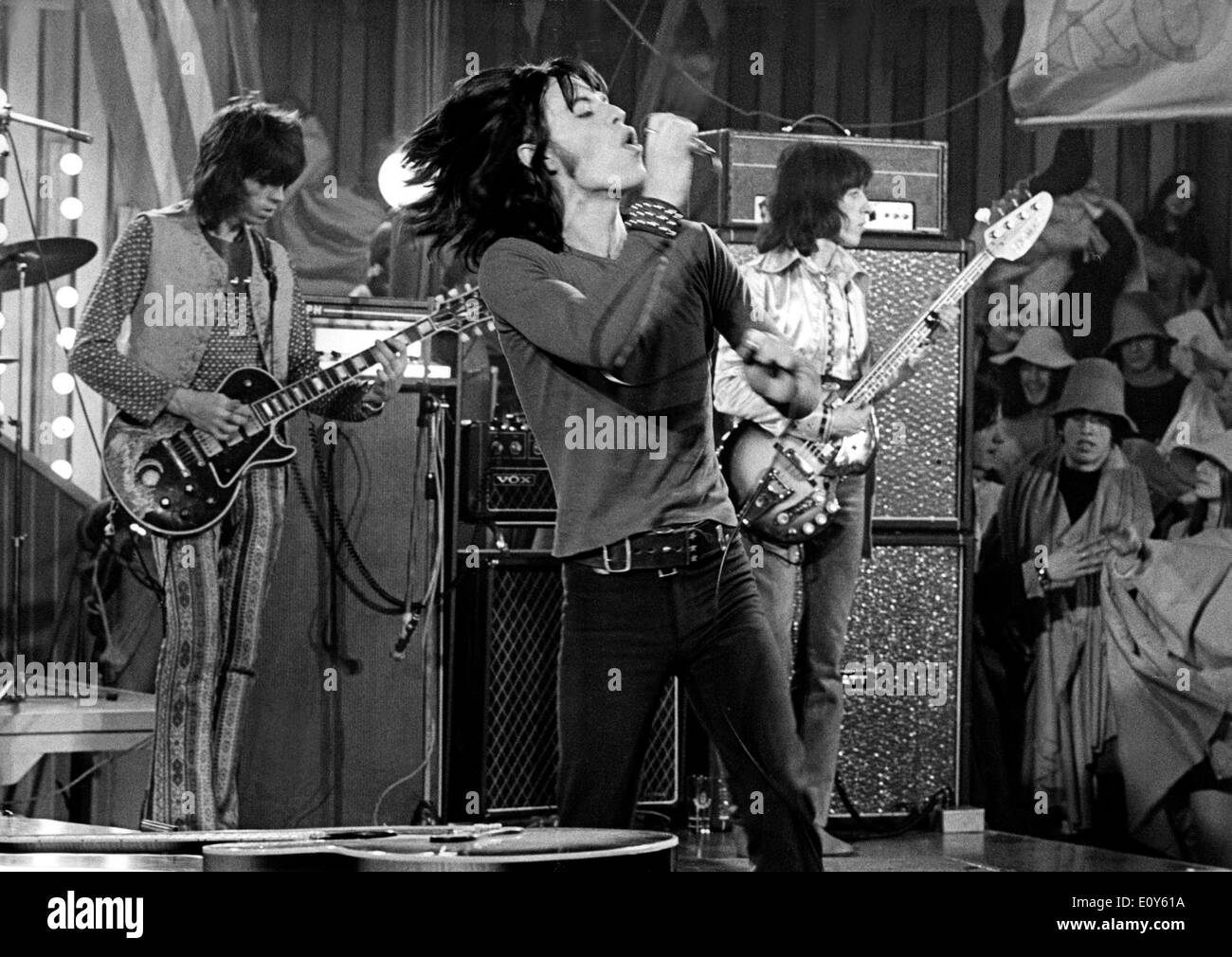 Sänger Mick Jagger, die Dreharbeiten zu "Rock ' n ' Roll Circus  Stockfotografie - Alamy