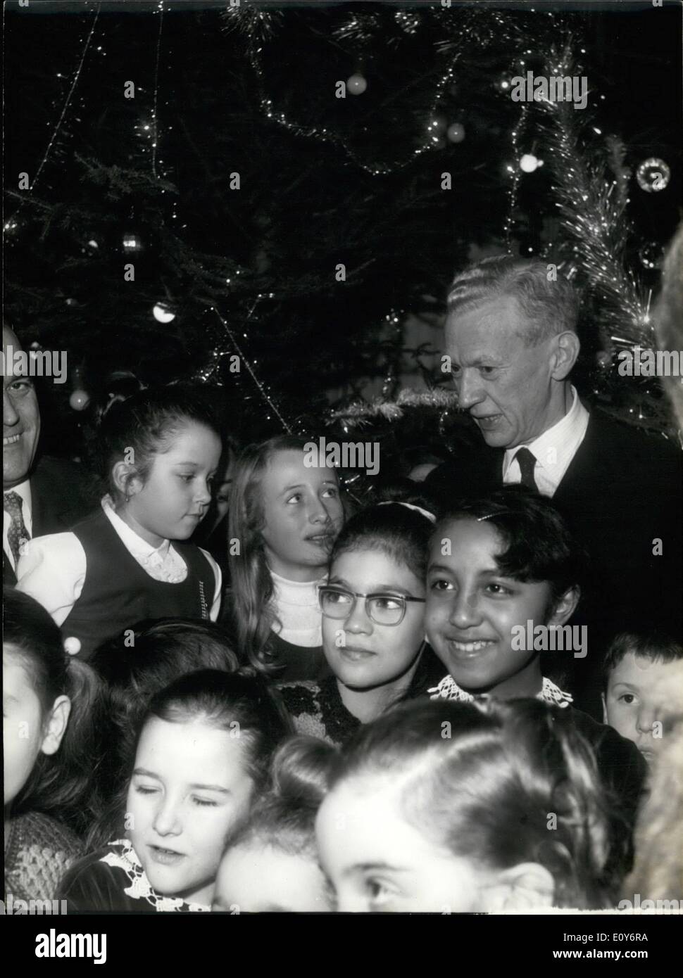 12. Dezember 1968 - P. M. Weihnachtsfeier: Kinder der Beamten an den Premierminister Dienstleistungen befestigt waren zu Gast bei der Stockfoto