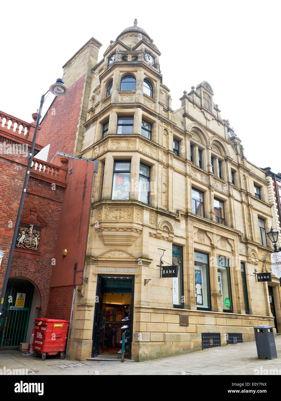 Die Union Bankgebäude von Manchester jetzt Bank Modegeschäft in Bridge Street Underbank in Stockport, UK Stockfoto
