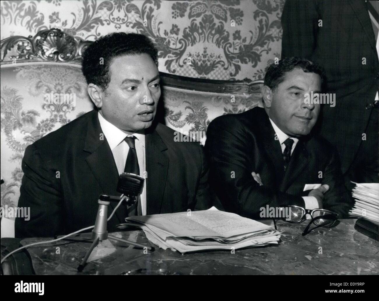 Sept. 09, 1969 - libysche Minister für auswärtige Angelegenheiten Dusyr und libysche Botschafter in Rom hielt eine Pressekonferenz über die aktuelle Situation ihres Landes in Rom. Stockfoto