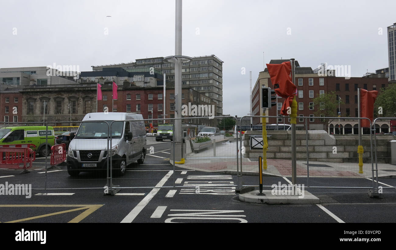 Bild aufgenommen beim Bau der Rosie Hackett Brücke über den Fluss Liffey im Zentrum von Dublin Stockfoto