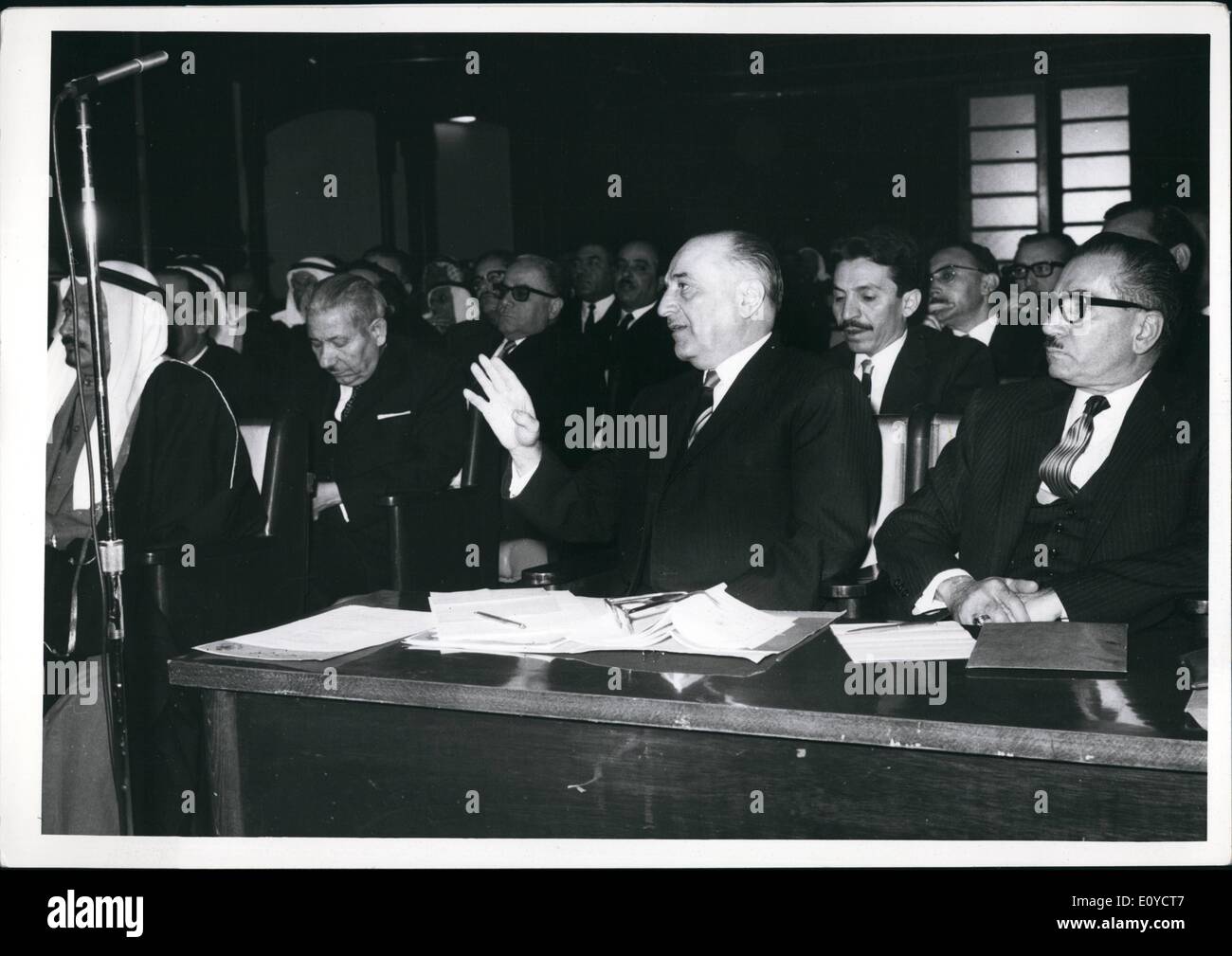11. November 1969 - kann der premier Mr Bahjat Talhouni Beantwortung der Abgeordneten reden mit Adresse nach dem gewann er eine Stimme des Vertrauens. Stockfoto