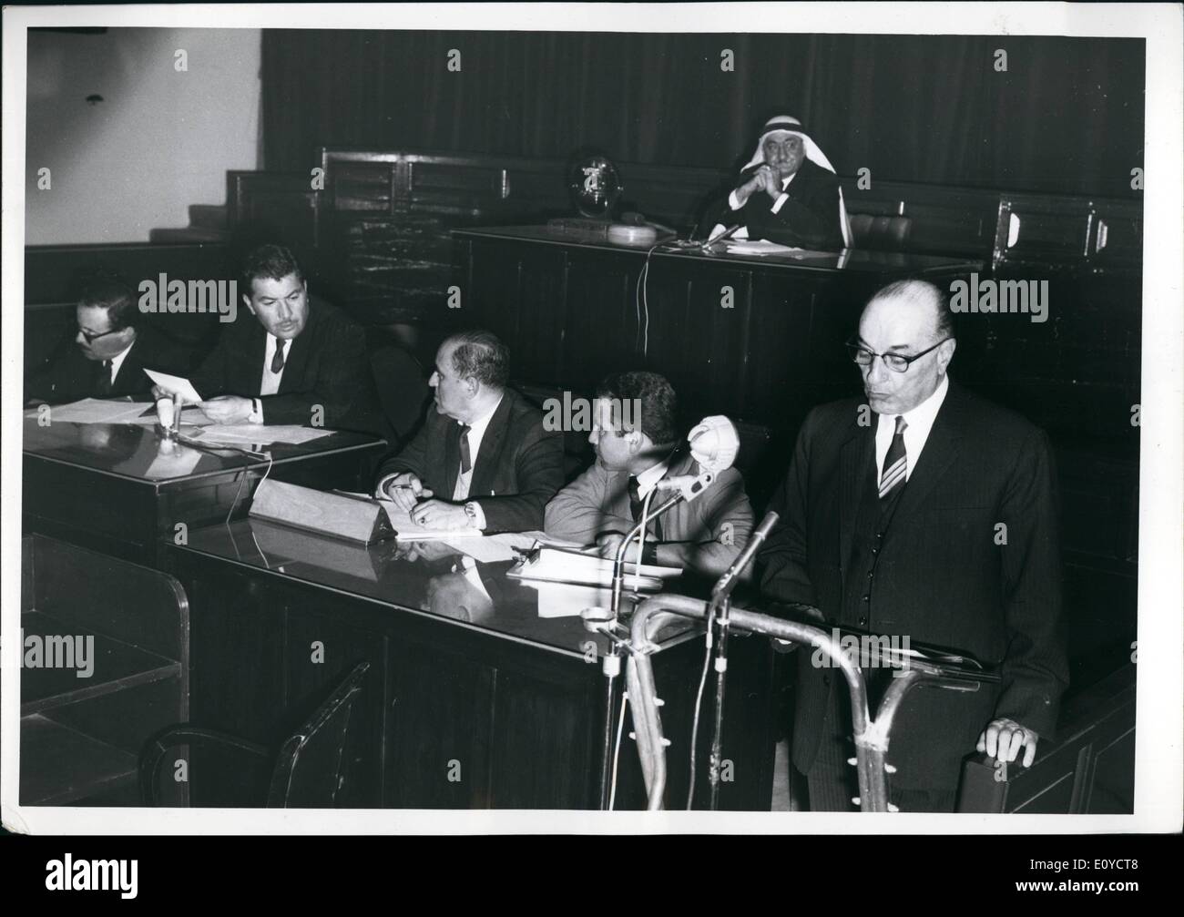 11. November 1969 - kann der premier Mr Bahjat Talhouni Beantwortung der Abgeordneten reden mit Adresse nach dem gewann er eine Stimme des Vertrauens. Stockfoto