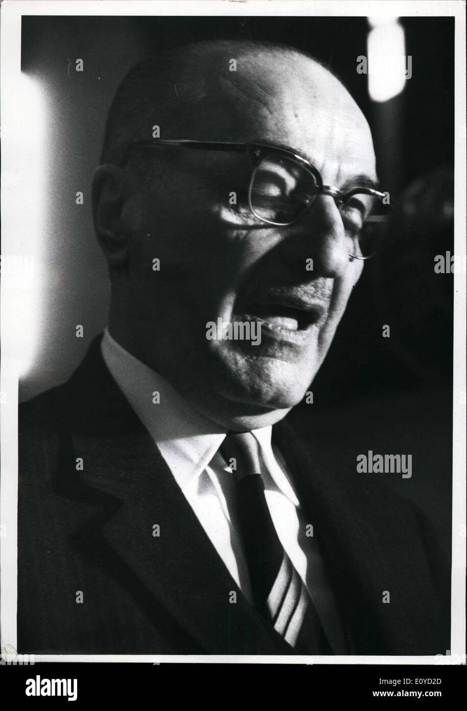 22. November 1969 - kann Jordan die führende Mr Bahjat Talhouoni Beantwortung der Abgeordneten mit Adresse nach dem gewann er eine Stimme des Vertrauens. Stockfoto