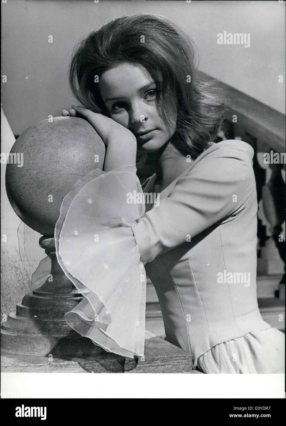 17. Dezember 1969 - Sabine Sinjen abgebildet ist hier als tragische Figur Emilia Galotti. Das Programm Premiere im Fernsehen am 1. Januar 1970. Stockfoto