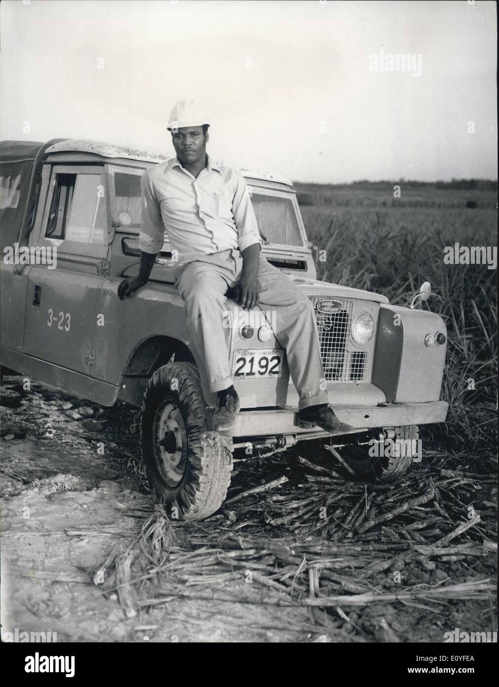 1. Januar 1970 - British Honduras - weltweit neueste Hot-Spot? Britisch-Honduras, der einzigen britischen Kolonie in Mittelamerika, sieht es schnell das Zentrum eines neuen internationalen Flare-up werden könnte. In den nächsten Tagen wird davon ausgegangen, der Royal Navy Angriff Träger Ark Royal, mit 30 Buccaneer und Phantom-Bomber an Bord, Belize, die größte Stadt und ehemalige Hauptstadt der Bevölkerung 120.000 Abhängigkeit erreicht haben wird. Sechs andere Schiffe und 4.000 Truppen sind auch als Überschrift für Britisch-Honduras gemeldet. Stockfoto