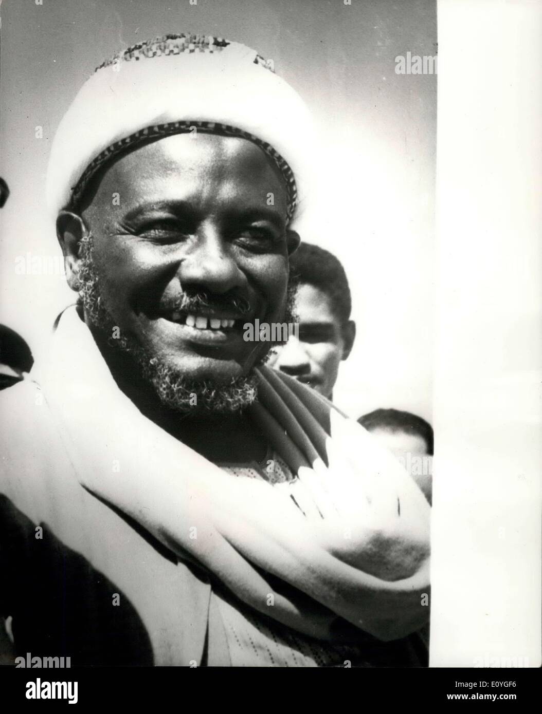 10. April 1970 - Imam getötet im Versuch zu entkommen: Imam Al Hadi Al-Mahdi wurde getötet (31. März) als Revolte gegen ihre Gime Major-Generl Numeiry, Premierminister und Führer des revolutionären Rates des Sudan versuchte, nach Äthiopien nach Ab zu entkommen versucht. General Numeiry sagte, dass nach die Armee Widerstandsnester Aba-Insel, der Weiße Nil Hochburg der den Iman und seinen Anhängern Imam bat um Zeit, sich selbst aufzugeben, sondern versuchte, die Grenze nach Äthiopien liquidiert hatte Stockfoto
