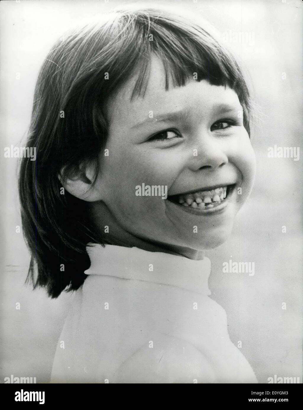 1. Mai 1970 - für die erste Veröffentlichung in Pericdicals am oder nach dem Freitag, 1. Mai 1970 - Lady Sarah Armstrong - Jones Foto zeigt:-eine informelle Porträt von Lady Sarah Armstrong-Jones, Tochter von Prinzessin Margaret und Lord Snowdon, wer ihren sechsten auf Mai 1.-1970 Geburtstag Stockfoto