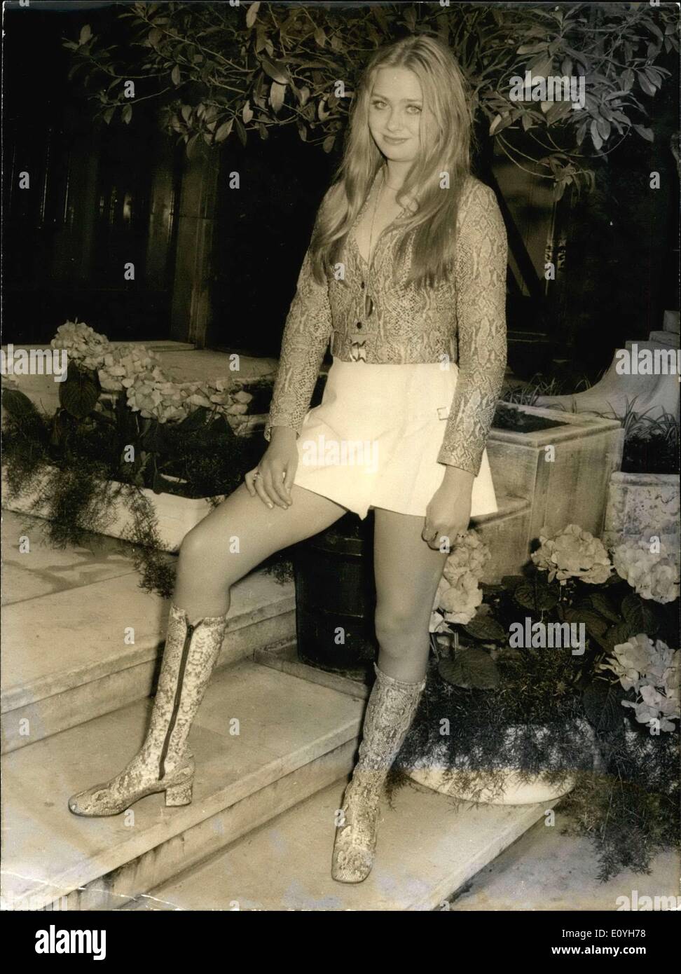 28 Mai 1970 17 Jährige Linda Hayden Ist In Paris Für Die Premiere