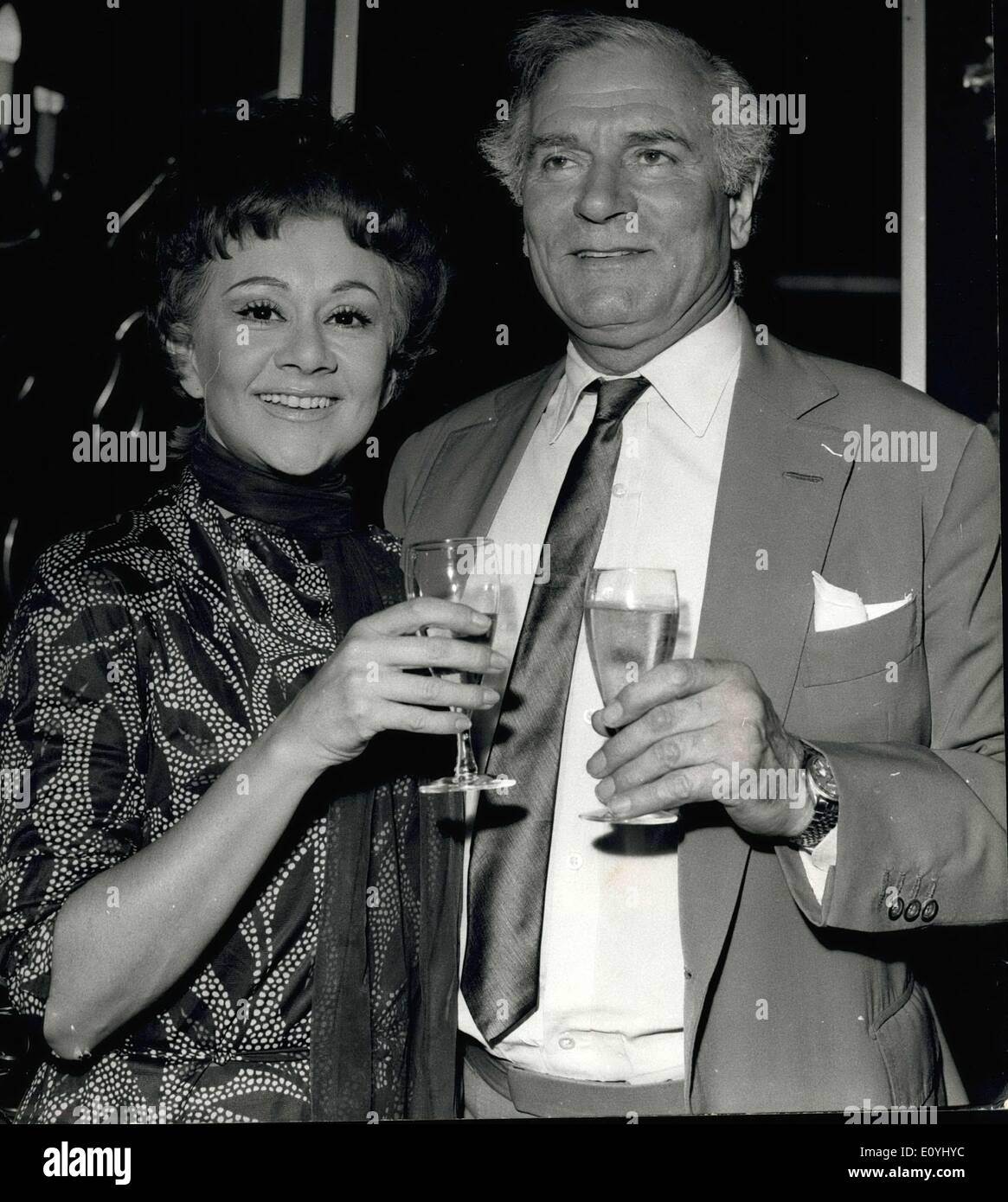 Sir laurence olivier erster schauspieler peer Fotos und Bildmaterial