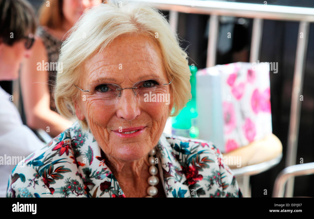Mary Berry bei der RHS Chelsea Flower Show 2014 Stockfoto