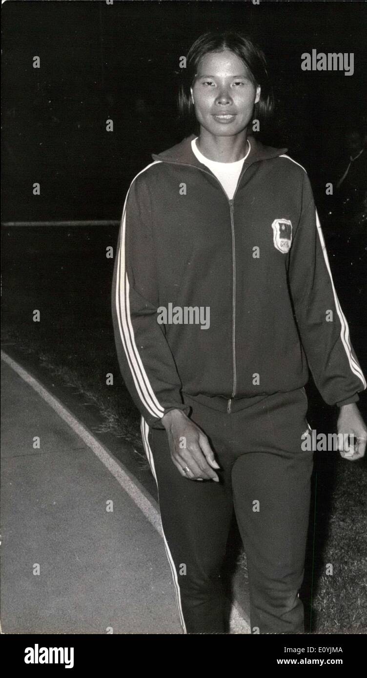 13. Juli 1970 - Weltrekorde Chi Cheng zwei (in den 200 m und 100 m Rennen) während der internationalen Track Meet, die Stockfoto