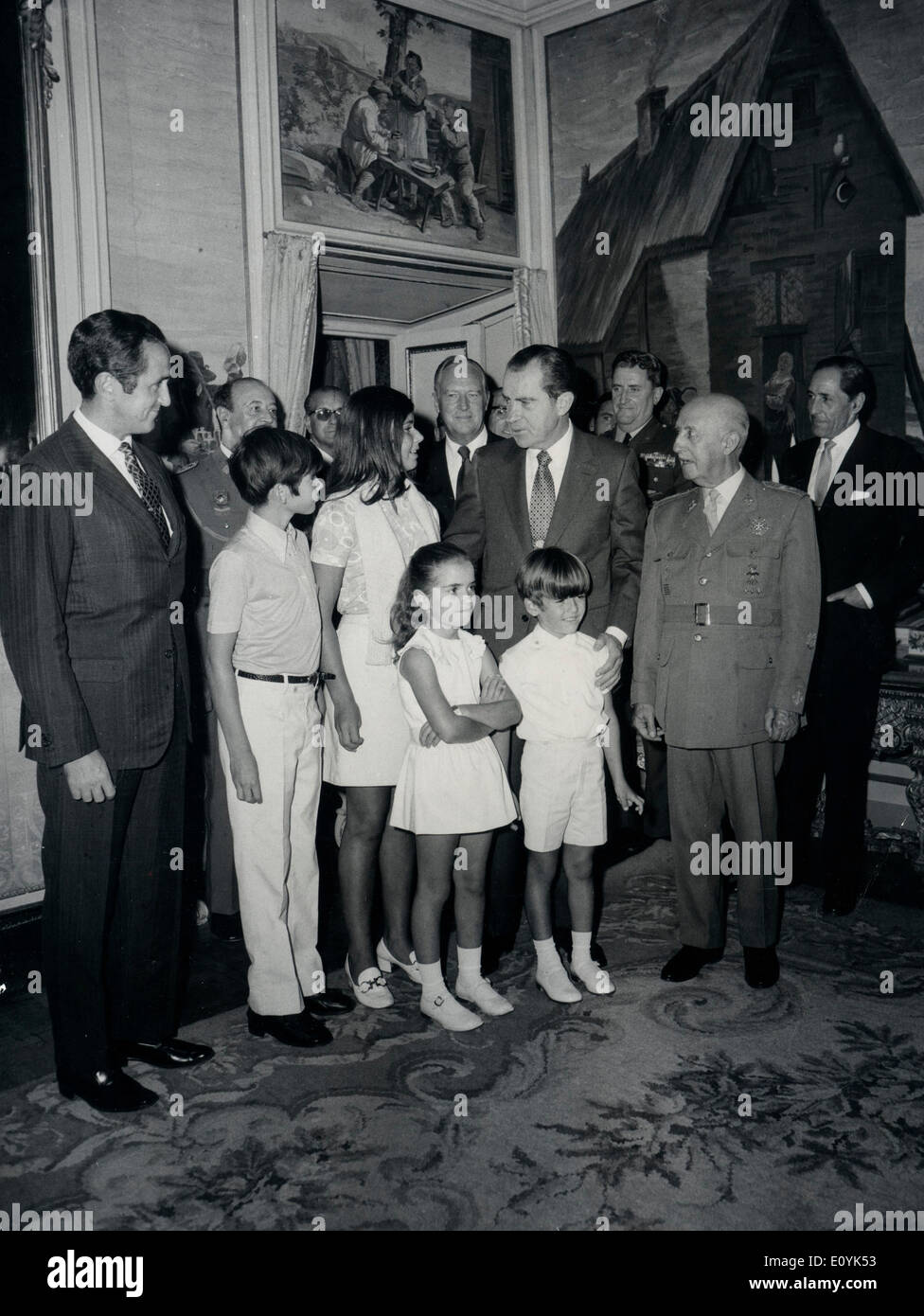 5. Oktober 1970 - Madrid, Spanien - RICHARD NIXON (9. Januar 1913 Ð 22. April 1994) war der 37. Präsident der Vereinigten Staaten (1969Ð1974), früher war der 36. Vizepräsident der Vereinigten Staaten (1953Ð1961). Mitglied der Republikanischen Partei, war er der einzige Präsident zum Rücktritt das Amt als auch die einzige Person, die zweimal an den Vorsitz und die Vize-Präsidentschaft gewählt werden. Mit General Franco. Stockfoto