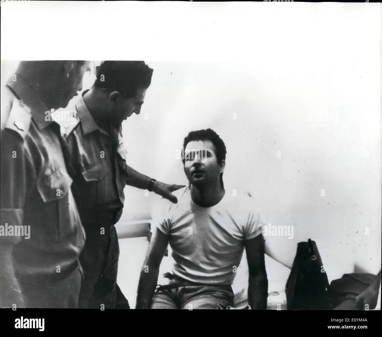 Sept. 09, 1970 - Mann, die legen Sie Feuer Moschee ist zurückerobert nach Flucht in: Michael Denis Rohan, 29, der Australier, die von einem israelischen Gericht der Brandstiftung in der E1-Aksa-Moschee, Jerusalem, letztes Jahr verurteilt entkommen aus einer psychiatrischen Anstalt gestern. Er war ein paar Stunden später in den Kibbuz Mishmar Hasharon, zurückerobert, wo er vorher gelebt hatte. Die Polizei fand ihn ruhig sitzen in einem Klassenzimmer, wo ihm ein jüdisches Mädchen Hebräisch beigebracht hatte. Stockfoto