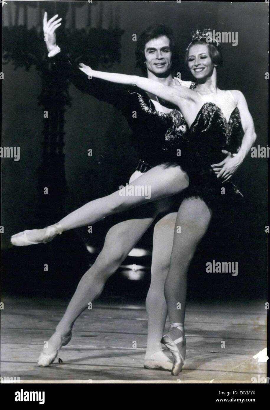 27. Oktober 1970 - hier sind Sterne Tänzer Rudolf Nureyev und Natalia Makarova Durchführung den schwarze Schwan Pas de Deux aus Tschaikowskys "Schwanensee. Stockfoto