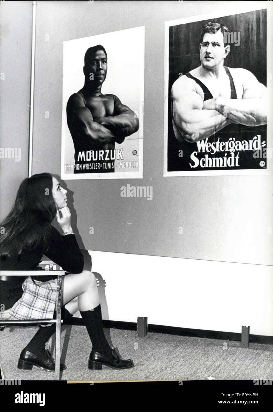 16. November 1970 - erste Plakat Museum in der westlichen Welt: das erste Plakatmuseum in der westlichen Welt, neben dem polnischen Plakatmuseum auf der Burg Wilano in der Nähe von Warschau es der zweite seiner Art ist - in Essen, BRD geöffnet wurde. Über 15 000 Plakate aus zwei Jahrhunderten geben ein umfassender Überblick über die unaufhörlich neue Modi Zirkus, Varieté-Show, Film, Sport, Politik, Kunst und Wirtschaft, die Öffentlichkeit für die Werbung eingegangen. Einige der interessantesten Exponate sind französische Plakate der Zeit von 1875 bis 1908 Stockfoto