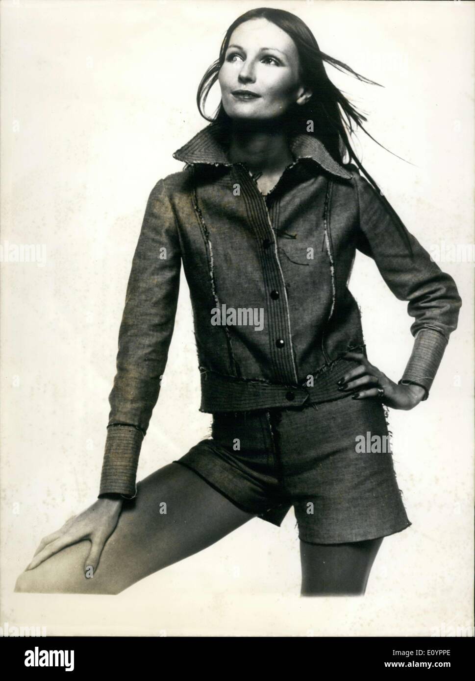1. März 1971 - Shorts Tan Giudicelli Sammlung '' Mic Mac'' umgekehrte Denim Stockfoto
