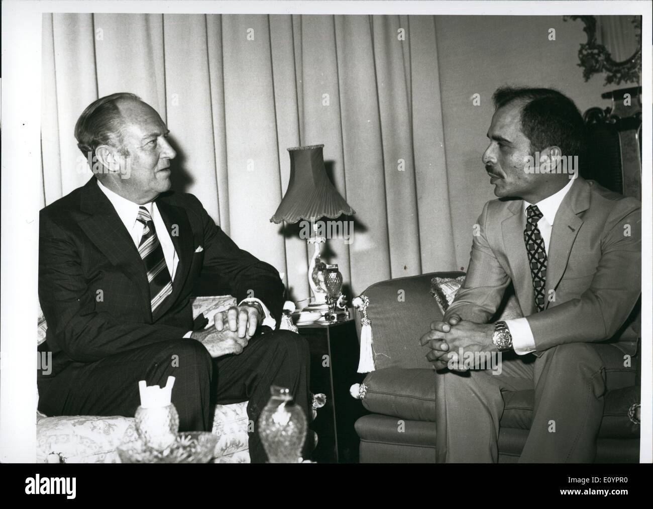 3. März 1971 - König Hussein, in einem separaten Gespräch mit William Rogers im AL-Hummat Palace, in der Nähe von Amman. Andere Bilder zeigen Stockfoto