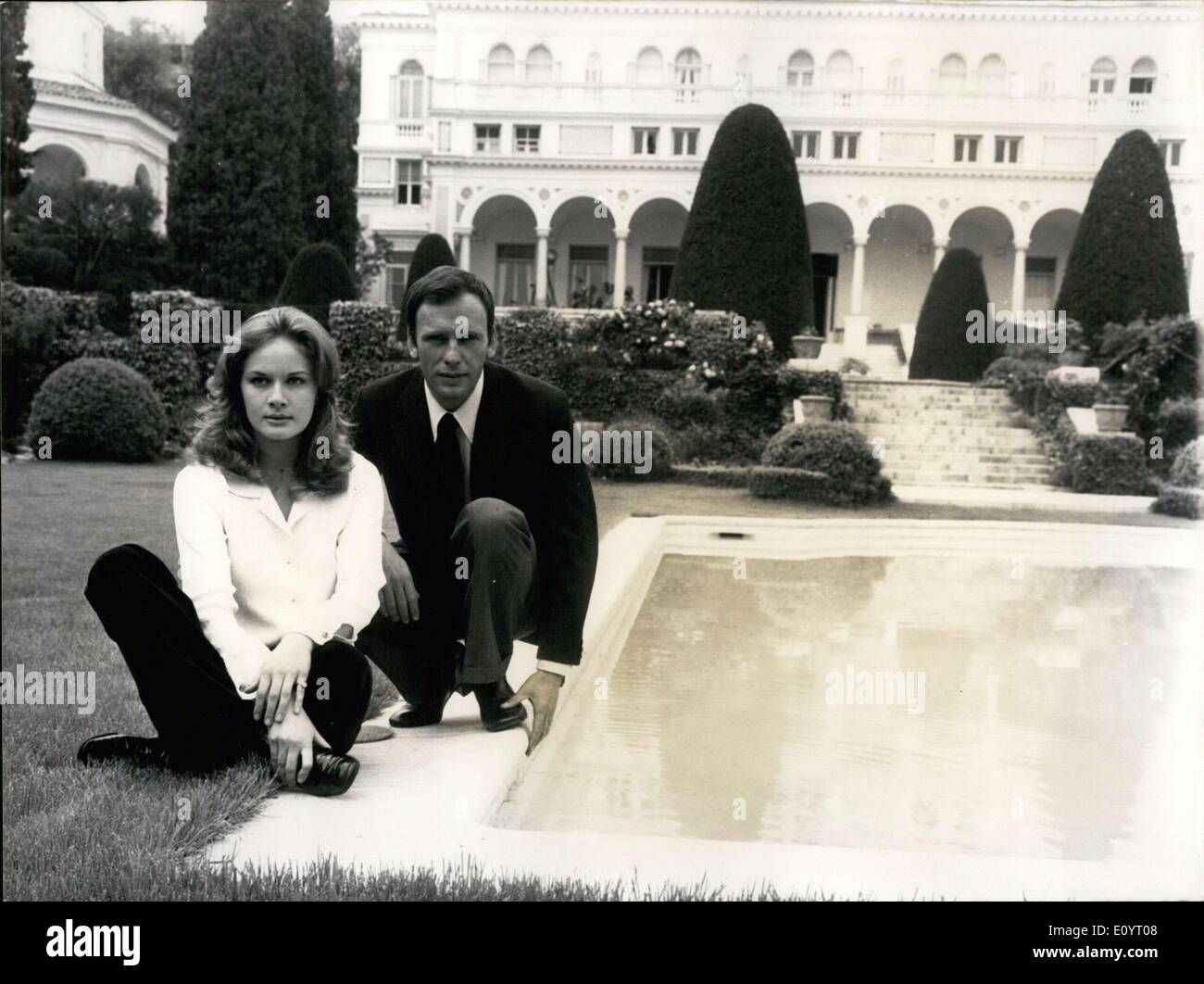 5. Mai 1971 - filmt Philippe Labro den neuen Film '' ohne offensichtliche Motiv '' Darsteller diese beiden Sterne am St Anne Chateau in Nizza. Dies ist das zweite Mal, in einem Film zusammen zu arbeiten. Stockfoto