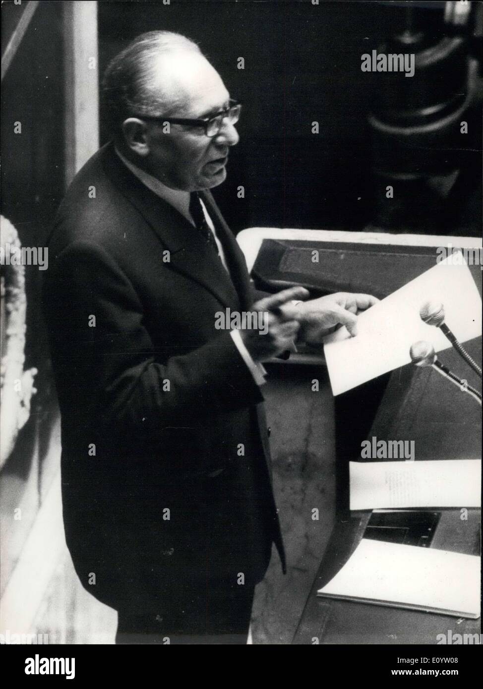 9. Juni 1971 - gab der Minister für auswärtige Angelegenheiten einen Bericht über die französische Politik nach der Sitzung, als auch die Politik in Brüssel und Luxemburg. Stockfoto