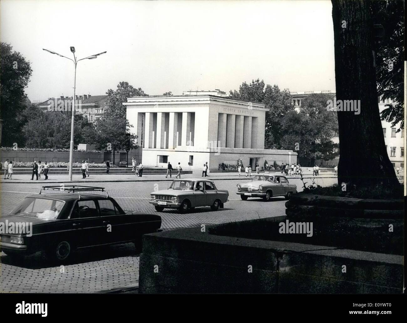 8. August 1971 - ist ein Spaziergang in Sofia das Mausoleum des bedeutenden bulgarischen Arbeiterbewegung Führers Georgi Dimitrov im Zentrum der Stadt gelegen. Stockfoto