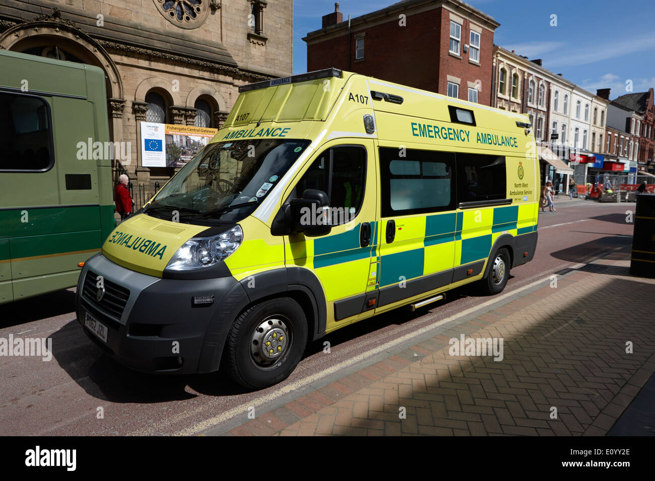 Nord West Ambulance Service Rettungswagen auf Fishergate Preston Lancashire UK Stockfoto