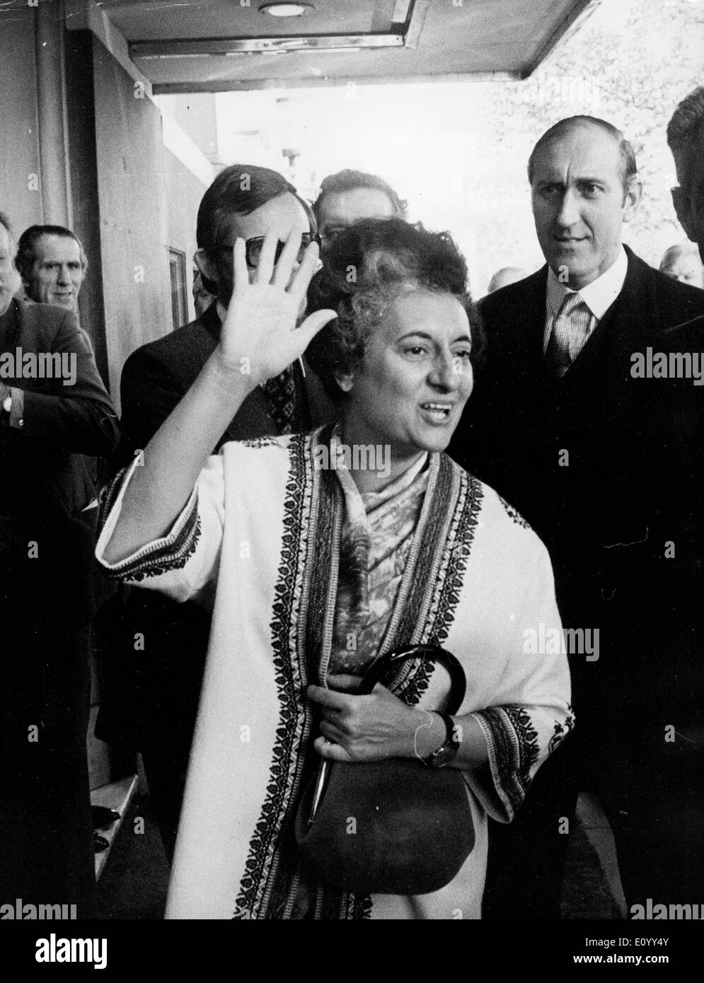 Indira gandhi kommt in london an Fotos und Bildmaterial in hoher