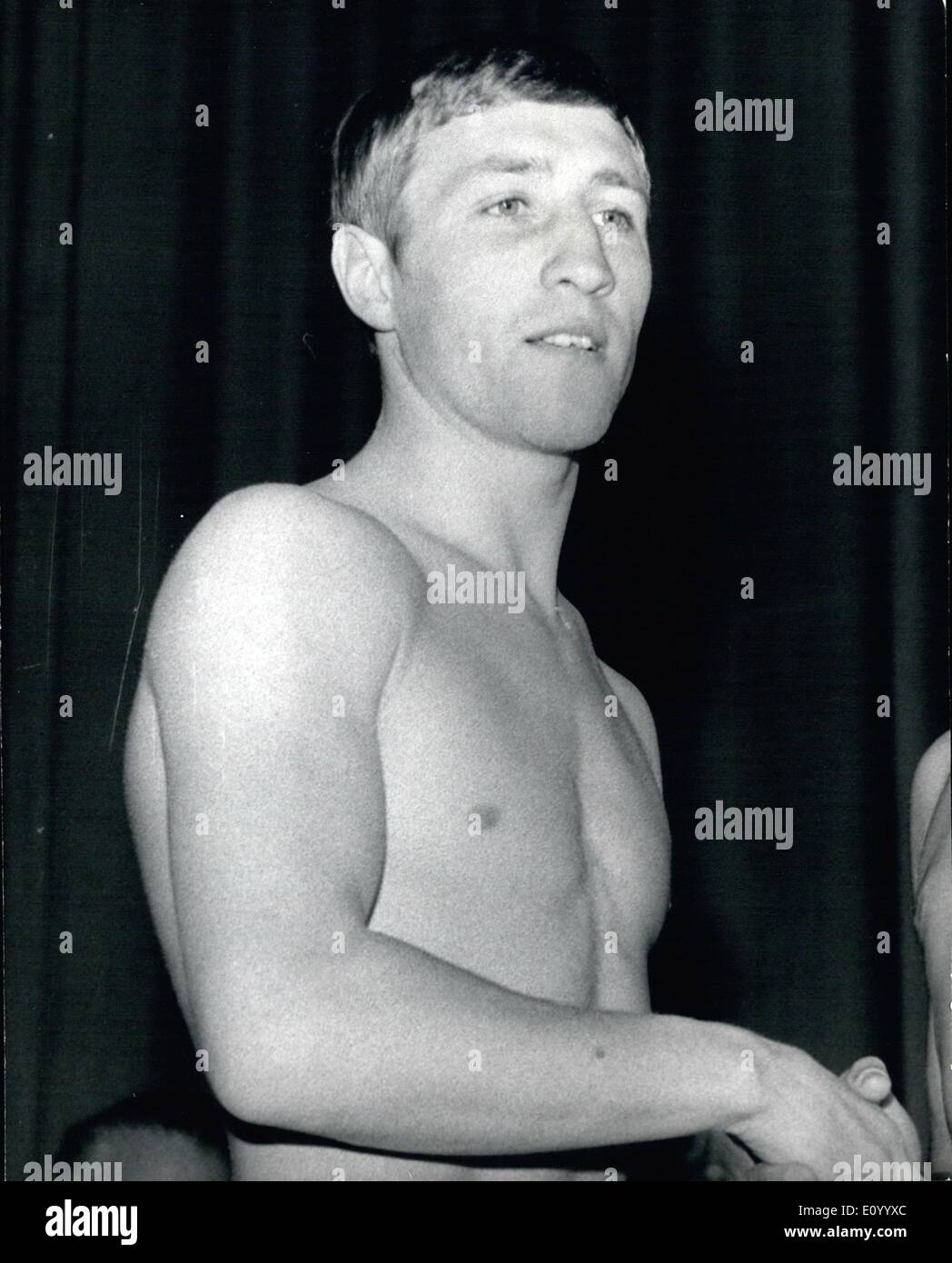 12. Dezember 1971 - MBE Für Ken Buchanan. Foto zeigt: - die Welt-leichte Box-Champion Ken Buchanan M.B.E in New Year Honors List - für den Boxsport verliehen wurde. Stockfoto