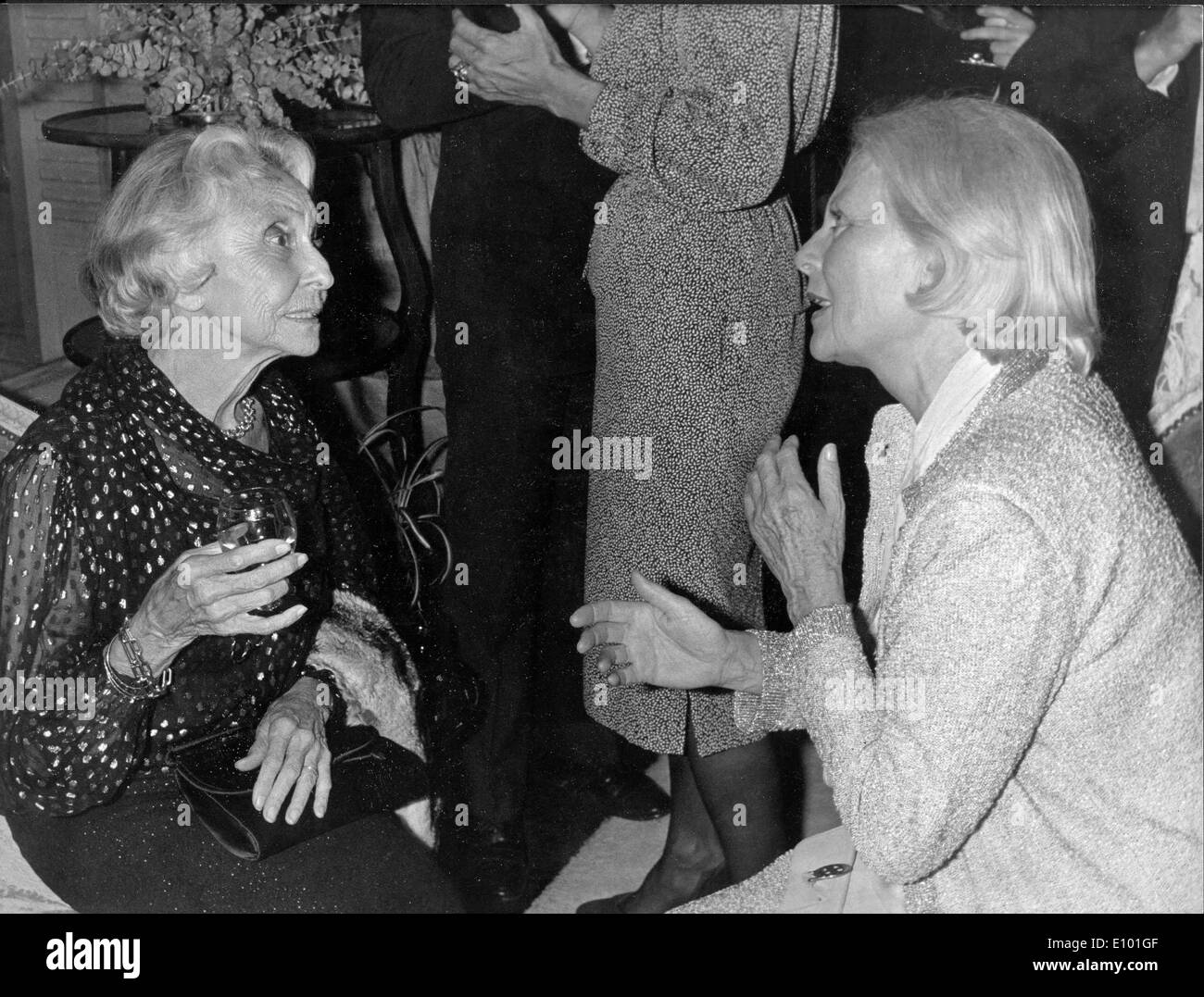 Madeleine Renaud und Michèle Morgan Chat nutzen Stockfoto