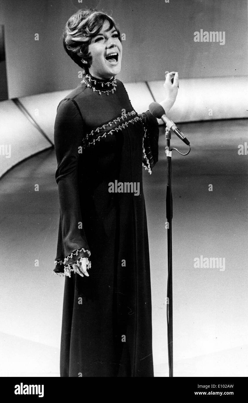 VIKKI CARR eine amerikanische Sängerin und humanitäre Hilfe. Sie trat in den unterschiedlichsten Musikrichtungen, wie Jazz, pop und Country. Stockfoto