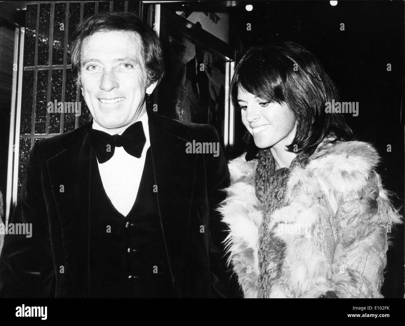 Sänger Andy Williams und Frau bei Filmpremiere Stockfoto