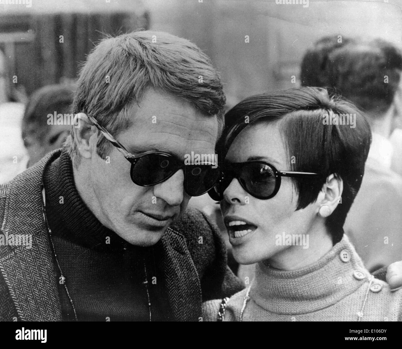 Schauspieler Steve McQueen mit Frau Neile Adams Stockfoto