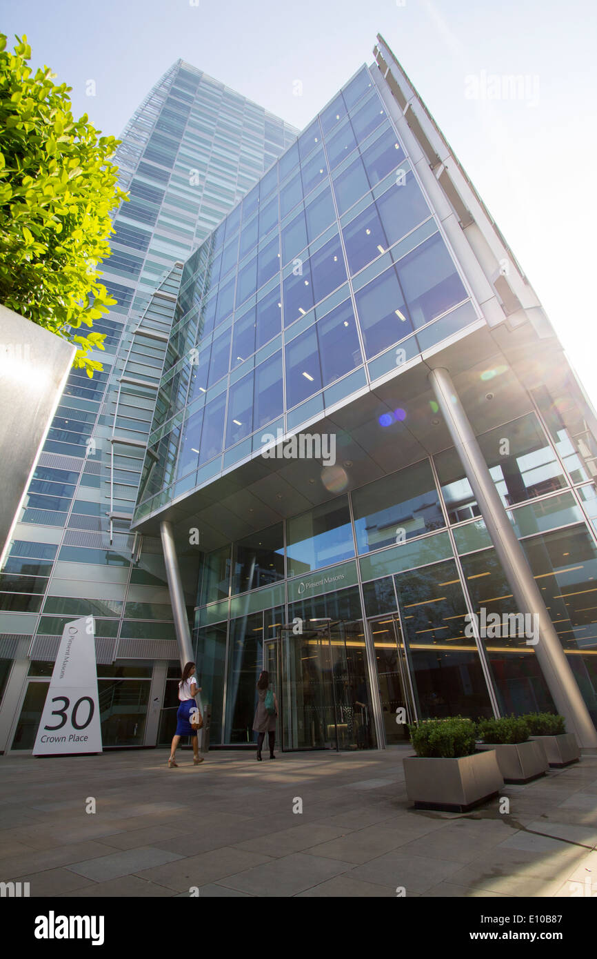 Sitz der internationalen Anwaltskanzlei Pinsent Masons am Crown Place, London, Großbritannien. Das moderne Bürogebäude beherbergt die zentrale Londoner Basis im Herzen des Rechts- und Finanzviertels der Stadt Stockfoto