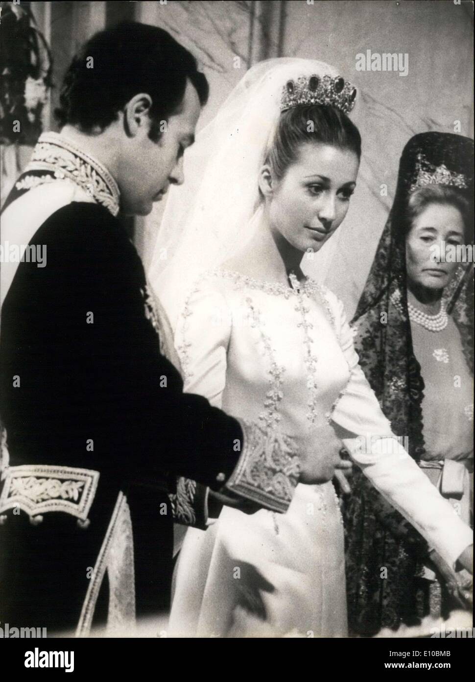10. März 1972 - Duke Alfonso von Anjou und Cádiz heiratete General Franco Enkelin, Carmen Mart? Nez-Bordiu. Stockfoto
