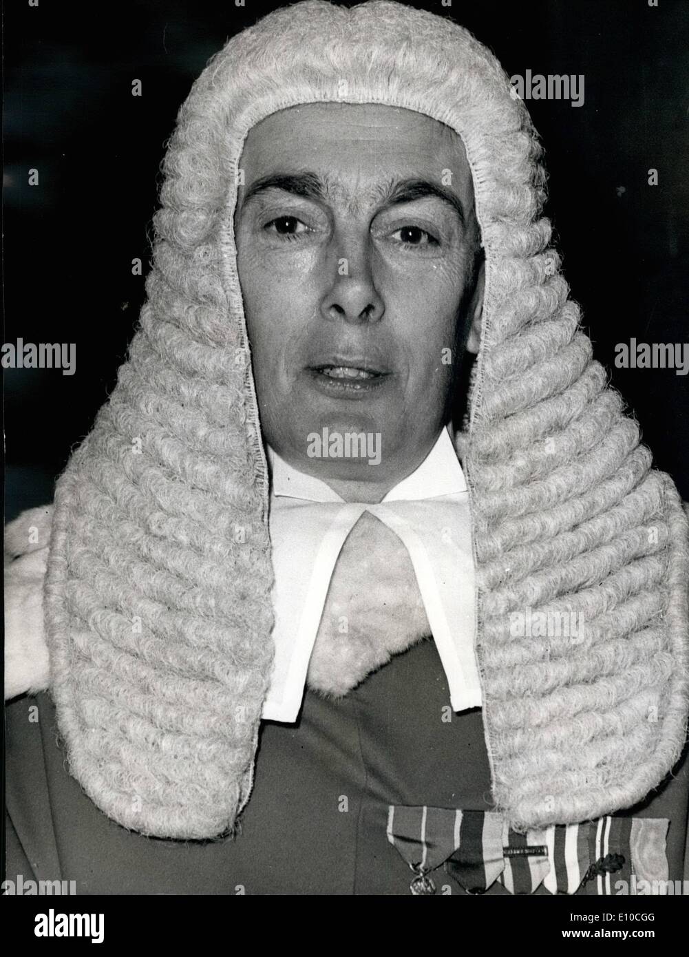 4. April 1972 - Scarman Tribunal Bericht heute: Fotoshows. Mr. Justice Scarman, Vorsitzender des Tribunals in 1969 Ausschreitungen in Ulster, dessen Bericht heute veröffentlicht wird. Stockfoto