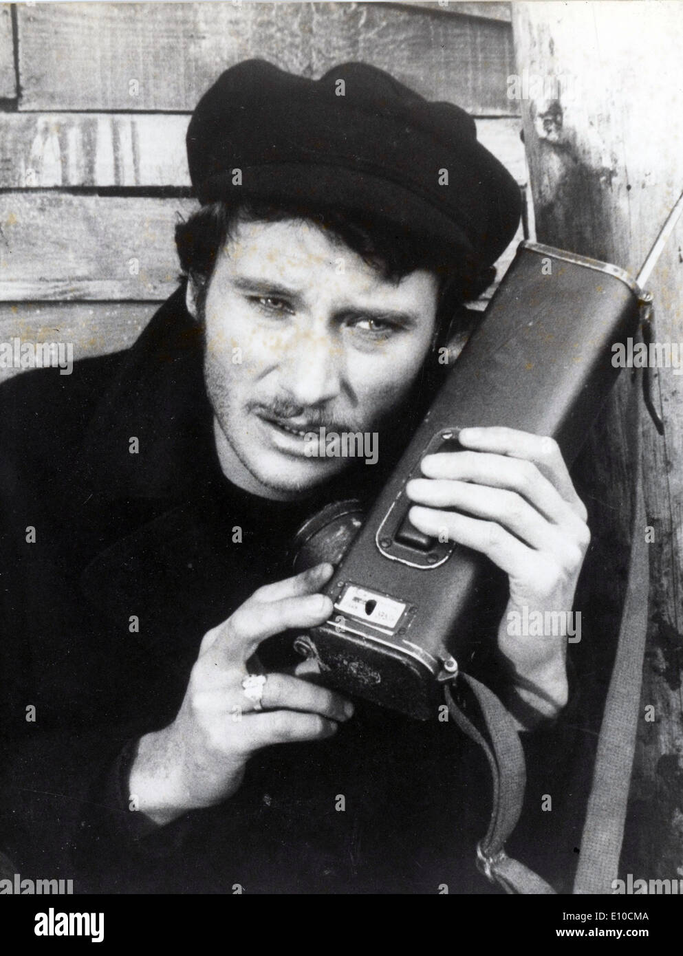 10. Juni 1972 - Paris, Frankreich - JOHNNY HALLYDAY eine Szene in dem Film '' Le Point de Rutsche '' ausleben. Genaues Datum unbekannt Stockfoto