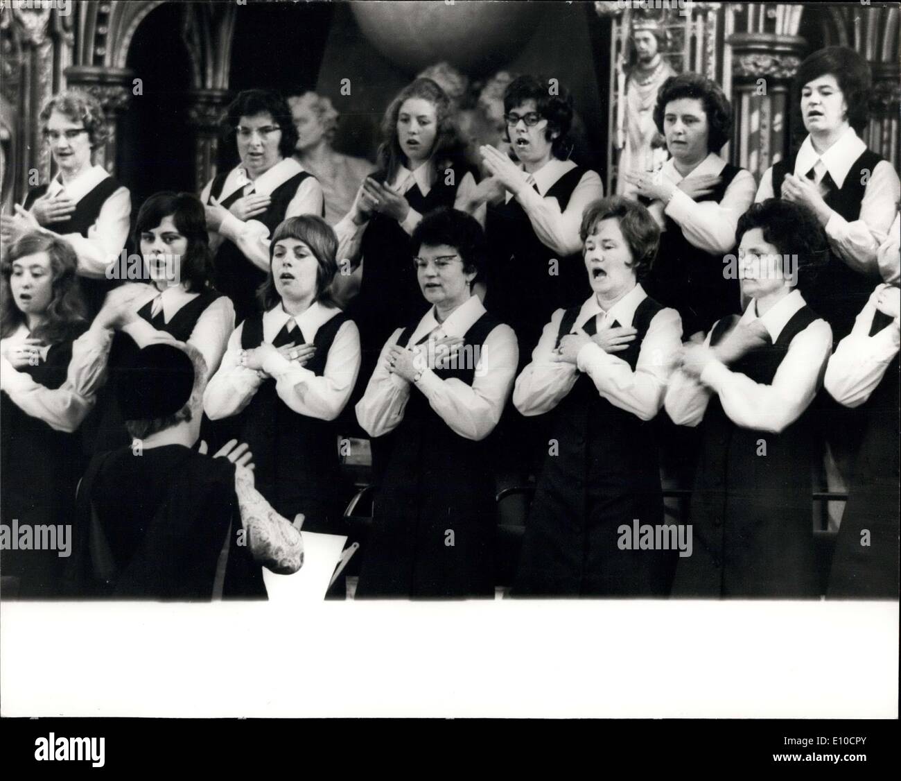 24. Juni 1972 - 80 Kirchen am Abbey Service für die Gehörlosen - Hymnen und Segen In Gebärdensprache: Kontingente der Gehörlosen Stockfoto