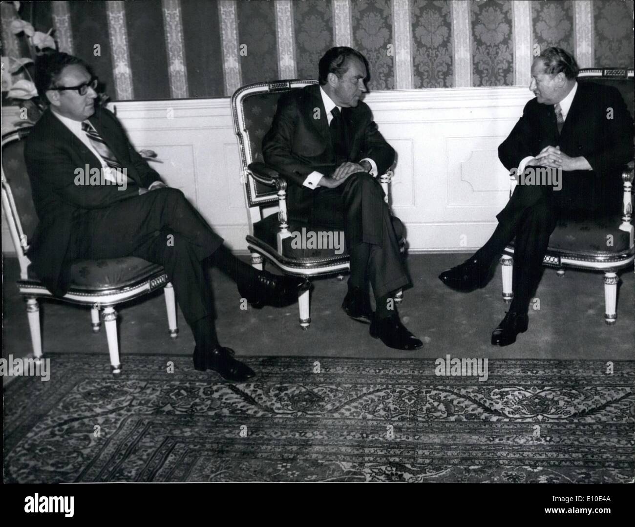 5. Mai 1972 - Präsident Nixon in Salzburg Foto zeigt im Klesheim Palace in der Nähe von Salzburg, es werden statt einen Gedankenaustausch zwischen Präsidenten Assistent Henry Kissinger, Präsident Richard Nixon und österreichische Bundeskanzler Bruno Kreisky. (von links nach rechts) Stockfoto