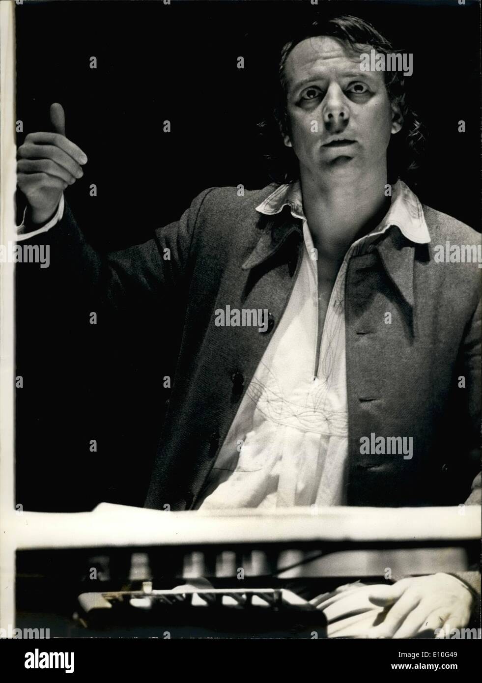1. Januar 1973 - berühmten Avantgarde Komponist, Orchester in Paris zu dirigieren: Karlheinz Stockhaisen, der berühmte deutsche Avantgarde Stockfoto