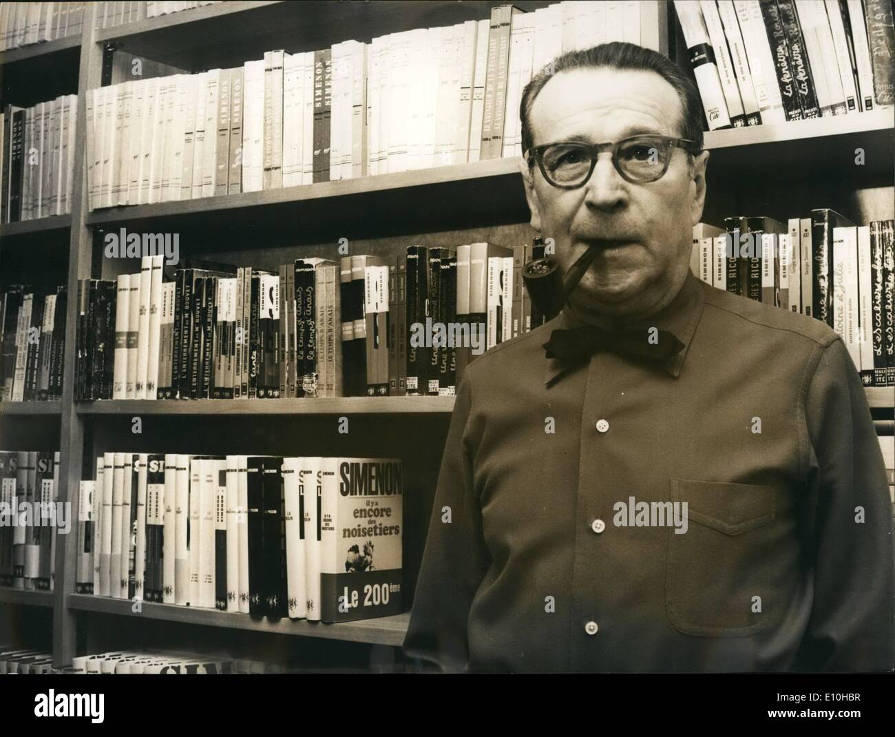 2. Februar 1973 - keine weiteren Margret-Roman: Der berühmte Schriftsteller Georges Simenon, Schöpfer der noch berühmteren '' Commissaire Maigret'' seinen 70. Geburtstag nächste Woche in seine große Villa in Epalinges, Schweiz feiert. Zu diesem Anlass er angekündigt, nach dieser Geburtstag wird er nie wieder schreiben, dass er will '' im Frieden von Mow Leben '' auf. Stockfoto