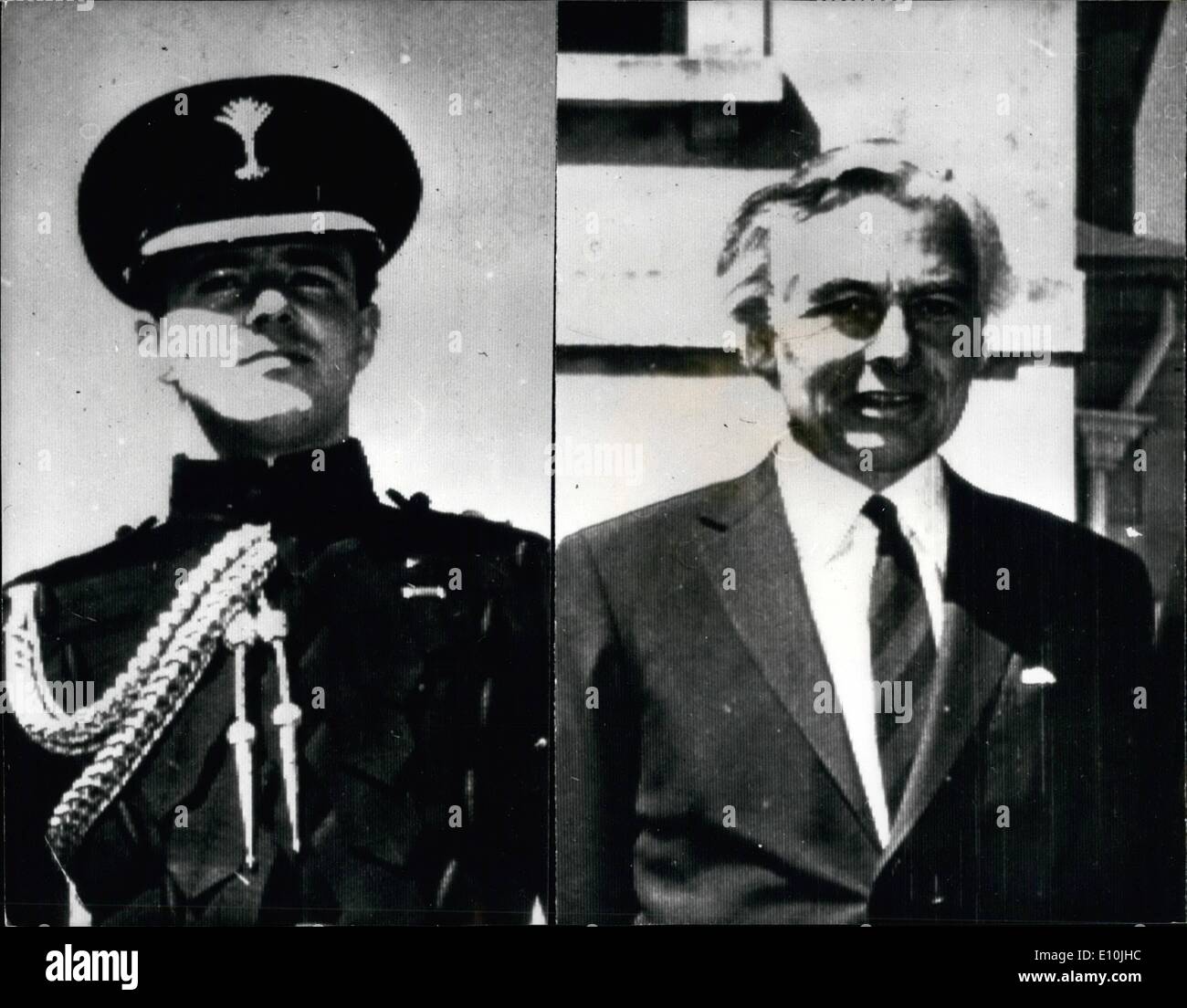 3. März 1973 - Bermuda Gouverneur Schuss: A State of Emergency wurde erklärt in Bermuda nach dem Mord an dem Gouverneur, Sir Richard Sharples und seine Seite-De-Camp, Captain Hugh Sayers - beide waren am Samstag erschossen, als sie auf dem Gelände des Government House schlenderte. Bild zeigt: Captain Hugh Sayers (links) und Sir Richard Sharples (rechts), abgebildet im Government House anlässlich der Aufnahme der kommandierende Offizier der norwegische Zerstörer H.N.M.S.Haakon VII, die am Freitag in Hamilton, Bermuda, angedockt. Stockfoto