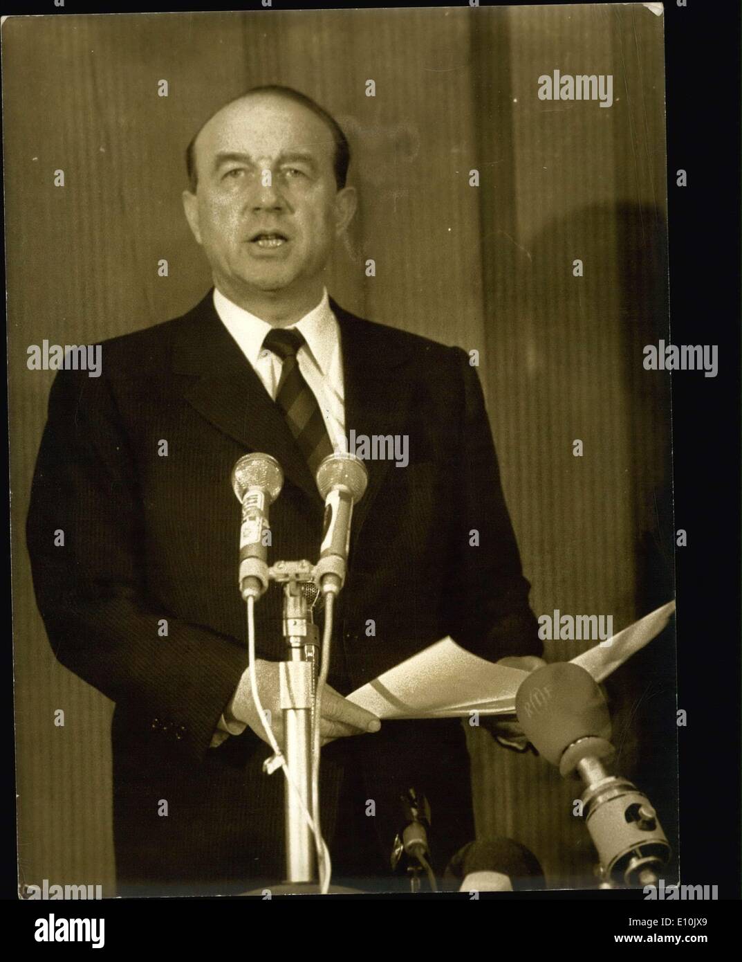12. März 1973 - Gaullisten gewinnen französischen Wahlen: Foto zeigt M. Raymond Marcellin, Minister des Innern, kündigt die Rückkehr von der zweiten Abstimmung um die Mehrheit der gaullistischen Partei zu erneuern. Stockfoto