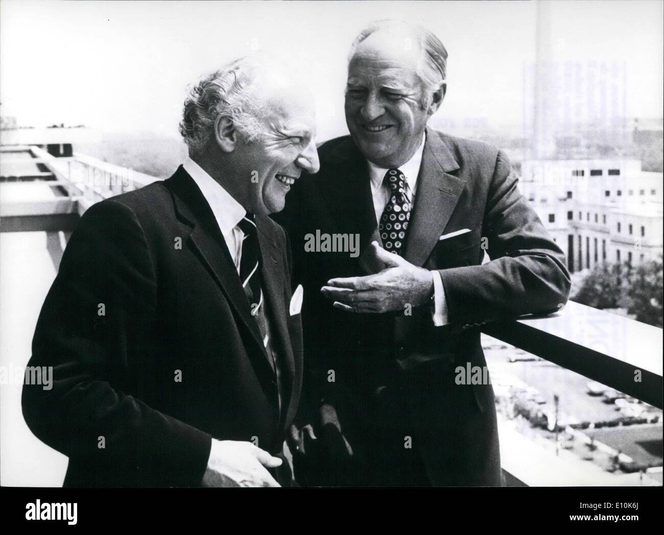 5. Mai 1973 - für Ihre Datei Brandt - Besuch in den USA: Bundeskanzler Willy Brandt links Bonn für Washington für zwei Tage von Gesprächen mit US-Präsident Richard Nixon (1. und 2. (Mai). Begleitet wurde er von Außenminister Walter Schule (unser Bild zeigt ihn zusammen mit seinem amerikanischen Amtskollegen William P. Rogers.) und Egon Bahr, Minister im Kanzleramt mit besonderer Verantwortung für die Beziehungen zu Osteuropa. Stockfoto