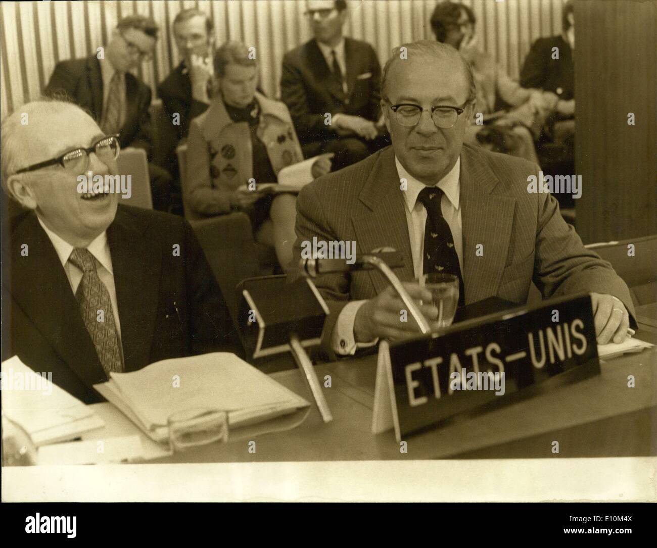 6. Juni 1973 - Nettoeinnahmen treffen in Paris: William J. Casey und George Schultz Stockfoto