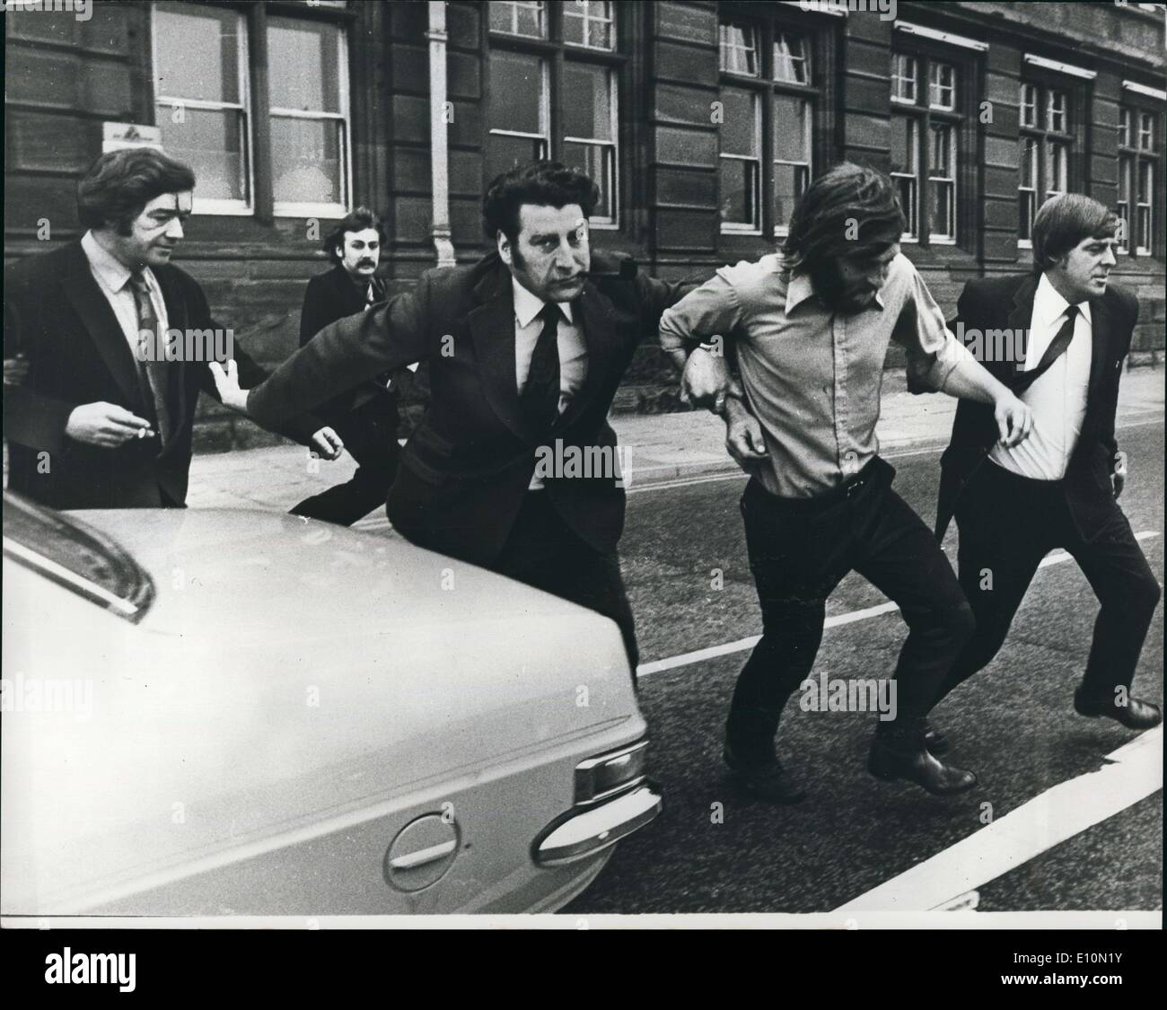 8. August 1973 - Plot-Migrant berechnen: zwei Männer wurden in Custory bei Great Yarmouth Untersuchungshaft unbebaut gestern Morgen Angeklagten der Verschwörung mit einem dritten Mann, Immigrans in Großbritannien illegal zu landen. Die beiden waren John Rodger, 36, Geschäftsführer, und Raymond Weber, 24, ein Kapitän, Noth Turrent House, Blofield, Norfolk. Der dritte Mann hieß eine Gunmade bietet bis zu 100.000 £ Kaution für Rodger und erhebliche Kaution für Weber wurden abgelehnt. Die Anklage behauptete, dass die Straftat-ein Verstoß gegen die Einwanderung zu handeln Stockfoto