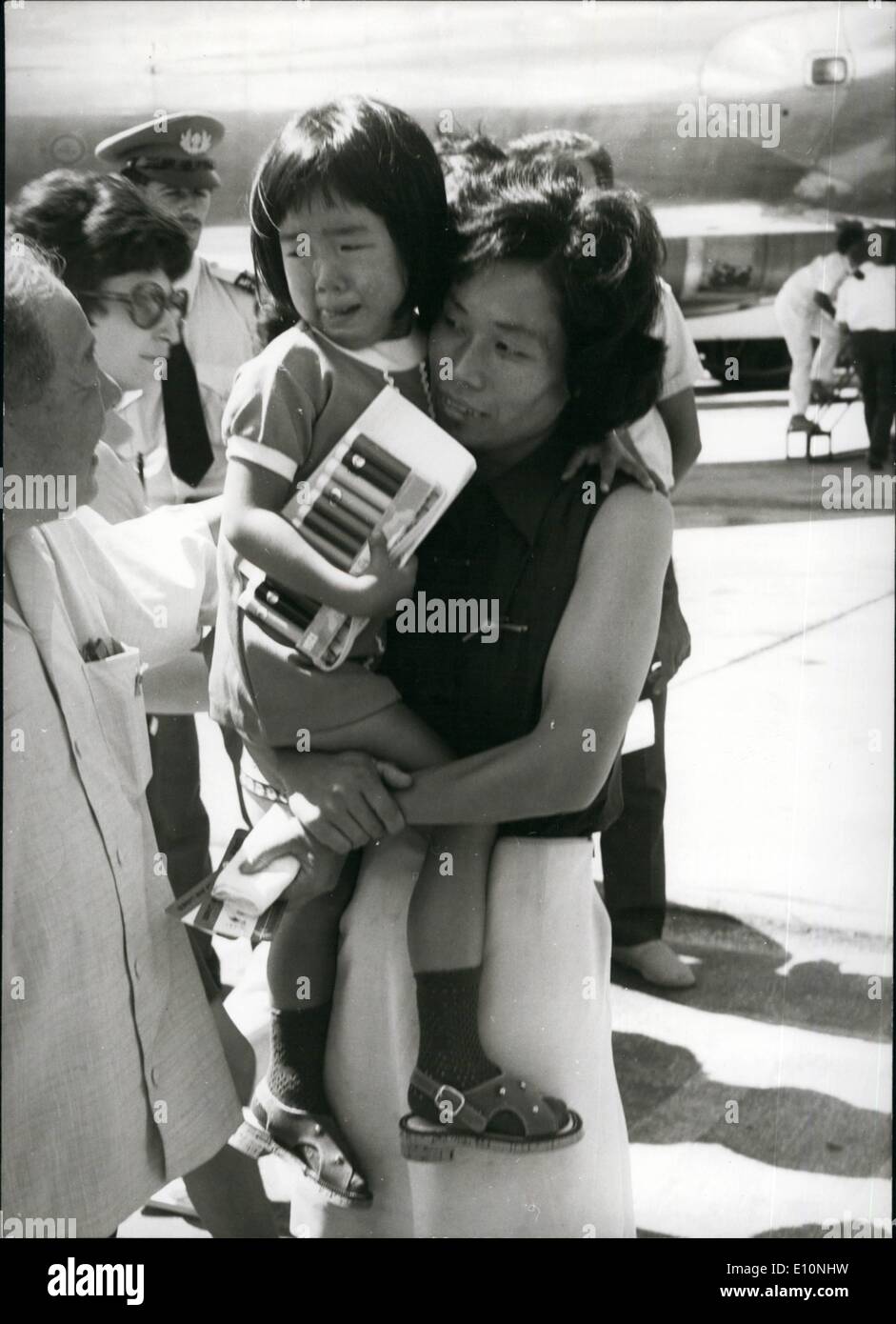 7. Juli 1973 - Naoko Imoura 4 Jahre alt. Netsoyko Imura 37 Jahre alt. Passagiere des japanischen Flugzeugs entführt und gesprengt in Libyen veröffentlicht. Stockfoto