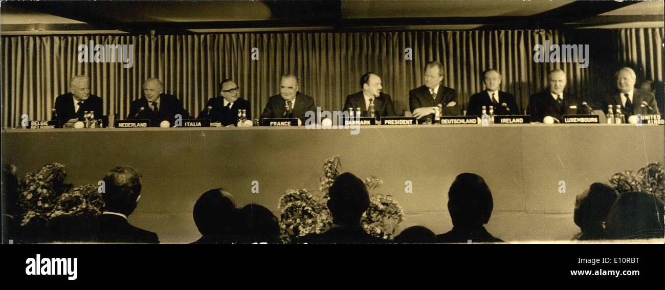 15. Dezember 1973 - die neun Staatsoberhäupter der europäischen Regierungen tagte zwei Tage in Kopenhagen. Die neun Gemeindevertreter in der Galerie unter dem Vorsitz von dänische Ministerpräsident Anker J? Rgensen (Mitte) Stockfoto