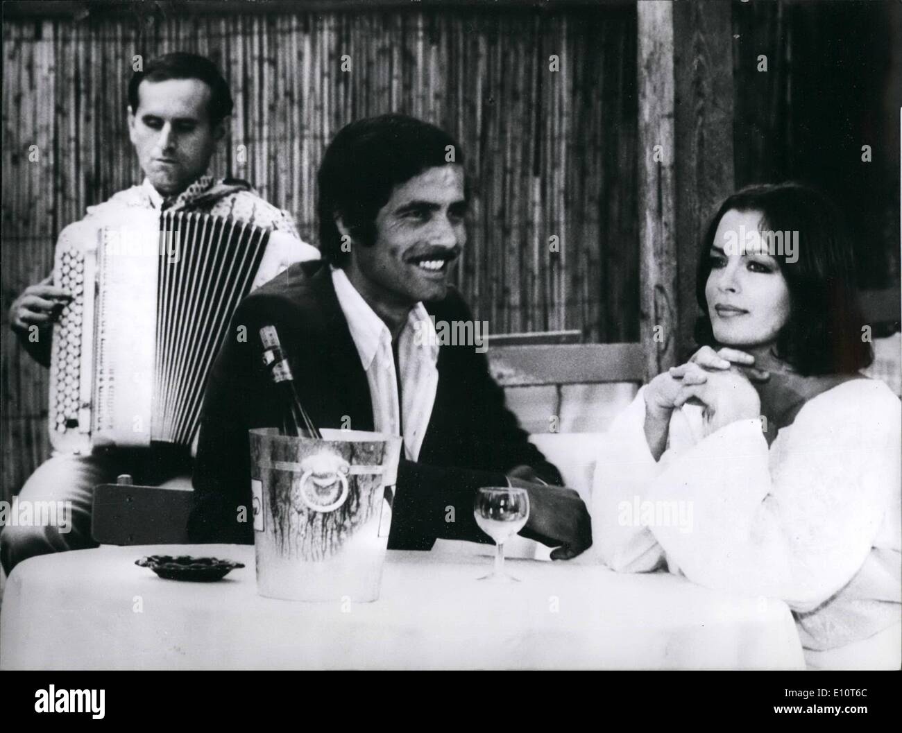 3. März 1974 - Welt PREMIERE des neuen französischen FILM '' Sommer Flirt '' IN München ON 29. März 1974: '' Sommer Flirt ''... ist der Titel dieses neuen französischen Films, bald schon mit seiner Weltpremiere in München am 29. März 1974 veröffentlicht werden. Der Film wird von Herrn Jean Claude Brialy, bekannten französischen Schauspielers gerichtet. Miss Romy Schneider spielt porträtiert zum ersten Mal in ihrer Filmkarriere eine Mutter die Hauptrolle Stockfoto