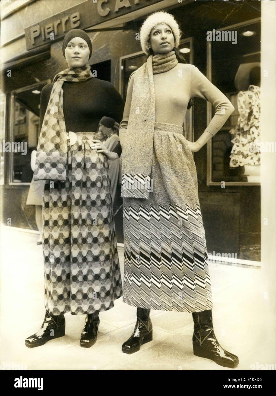 25. Juli 1974 - Pierre Cardin Herbst / Winterkollektion Stockfoto